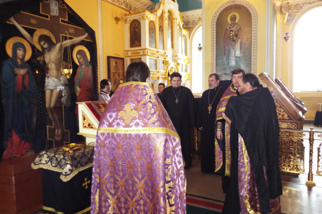 В Пензу прибыли частицы Креста Господня и мощей Луки Крымского