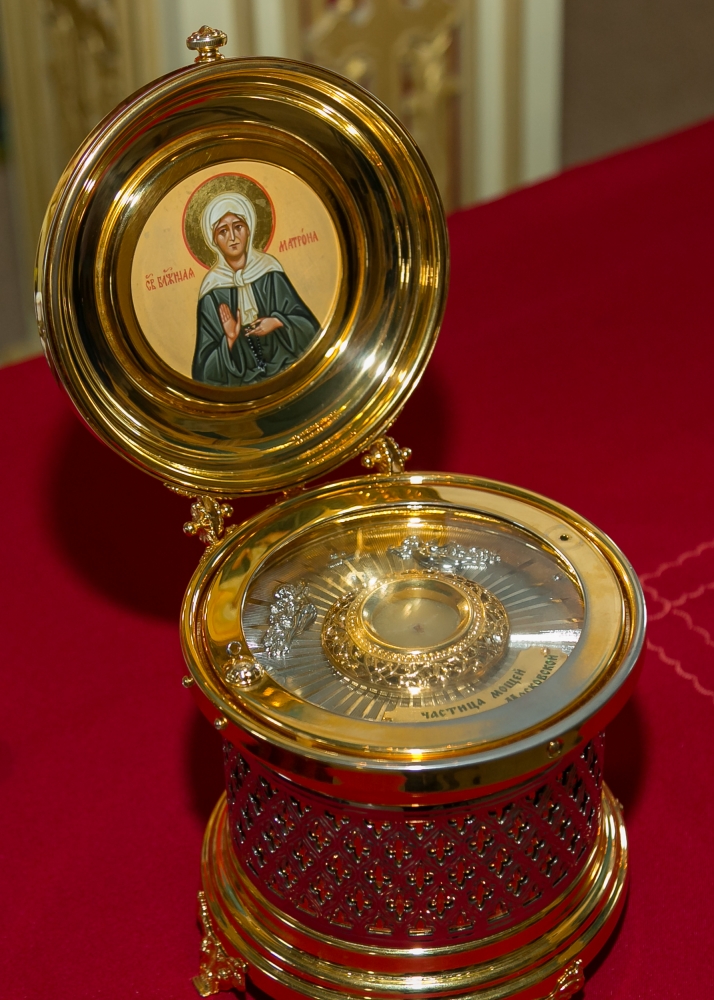 Частицу мощей Матроны Московской доставили в Покровский собор
