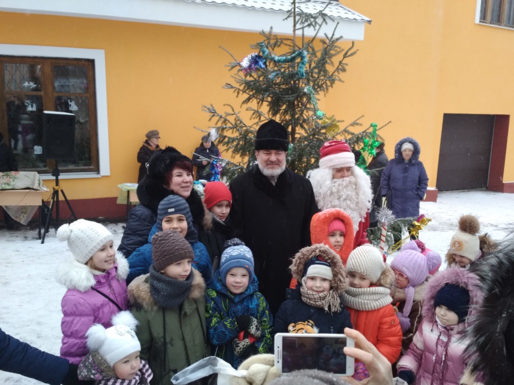 7 января в Рождество Христово в Покровском Архиерейском Соборе  организовали  Рождественскую ёлку для детей и их родителей.